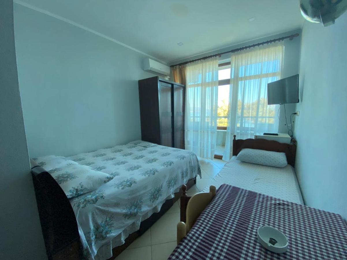 Vila Vadeha Pogradec Exterior photo