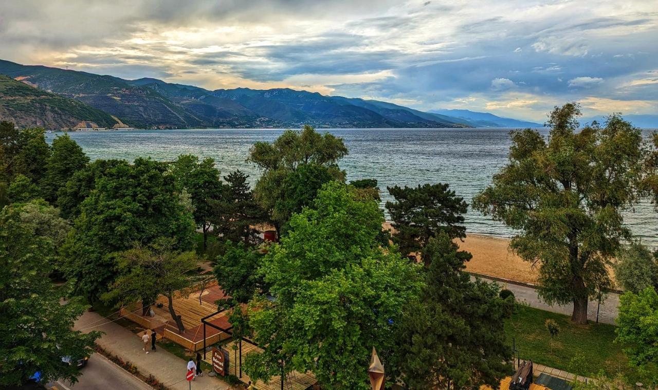 Vila Vadeha Pogradec Exterior photo