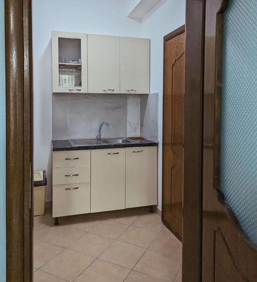 Vila Vadeha Pogradec Exterior photo